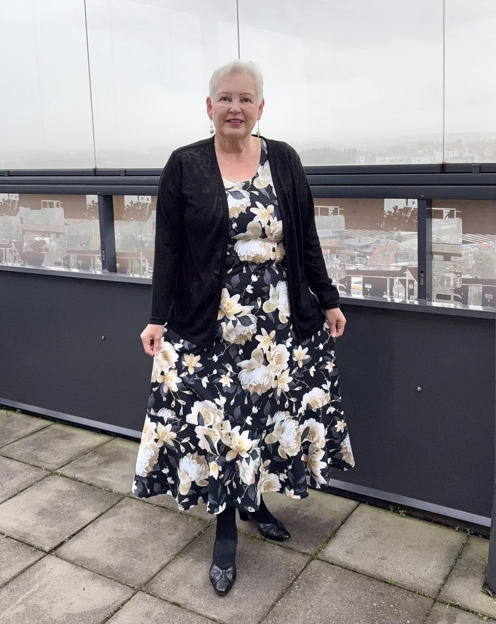 Trikoo: Yönkukat, keltamusta - Image 2