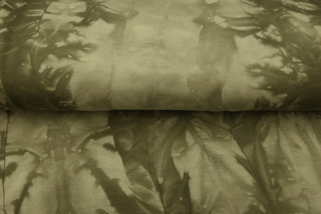 Harjattu JC: Tie dye, army