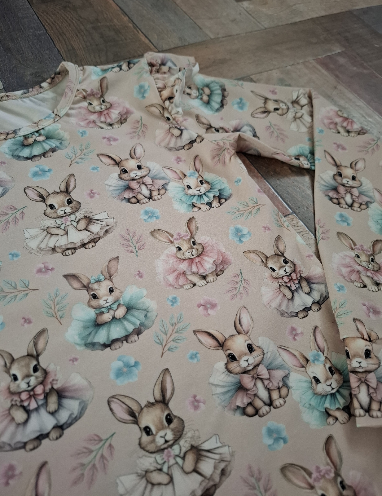 Trikoo: Röyhelöpuput, beige - Image 8